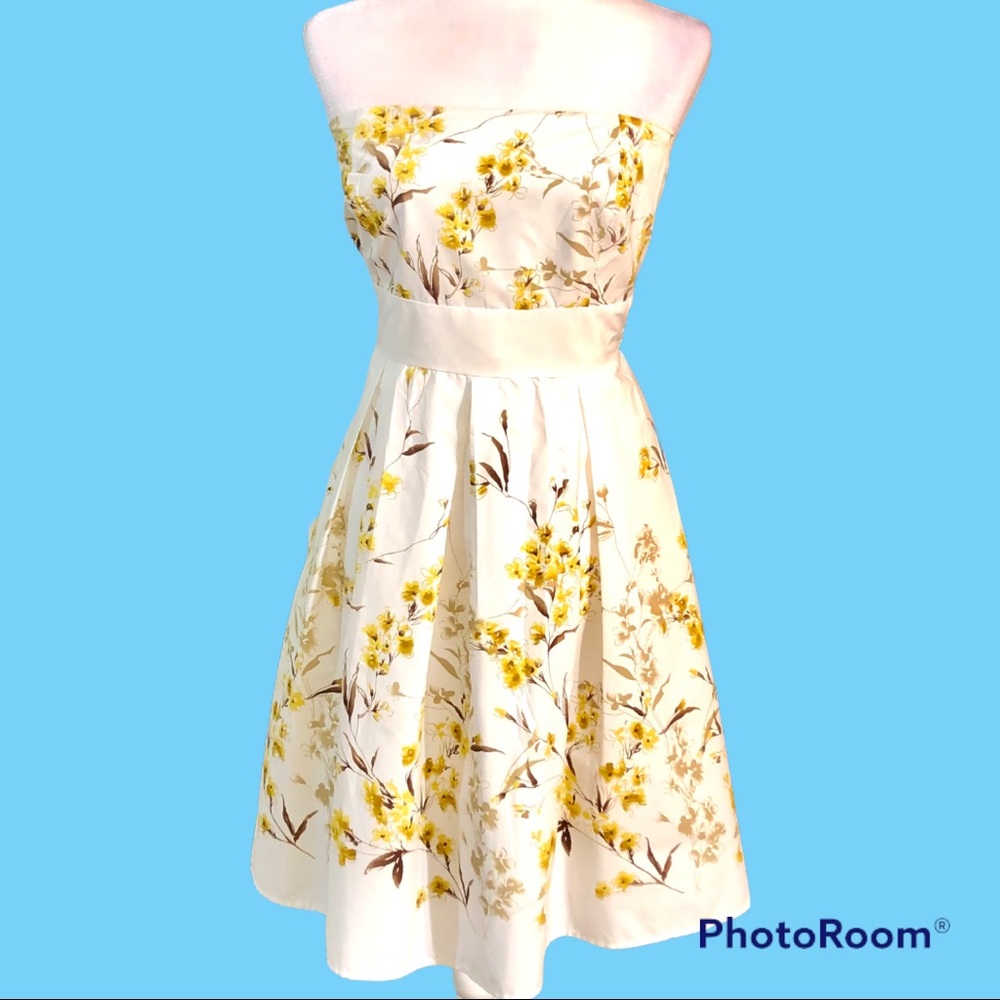Vintage A.P.N.Y. White Floral Tea Dress - Picture 2 of 7